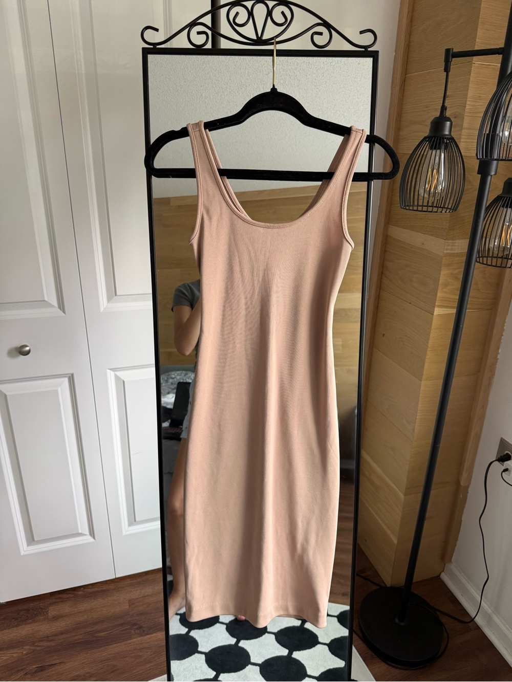 Sleeveless Scoop Neck Midi Dress in Blush Pink